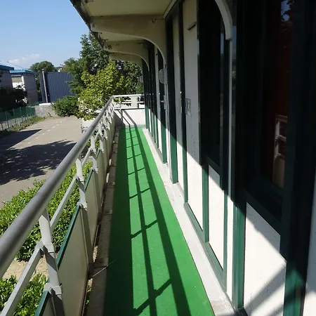 Premiere Classe Lyon Sud - Sur Rhone Vienne 3*